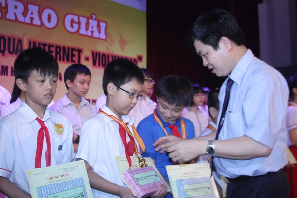 Trao giải “Cuộc thi Giải Toán qua Internet – ViOlympic” khu vực phía Bắc